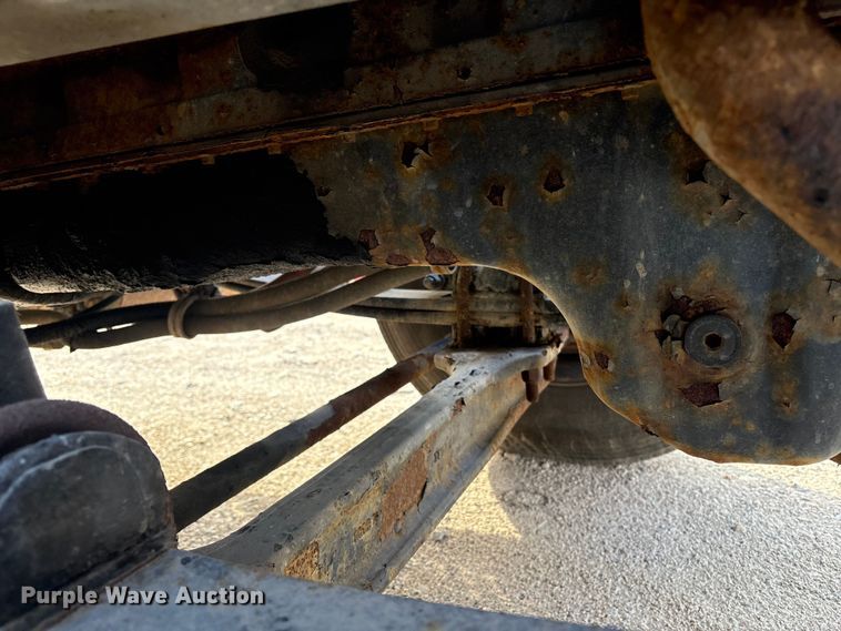 image for item ET8603 2018 Kenworth T370 truck cab and chassis