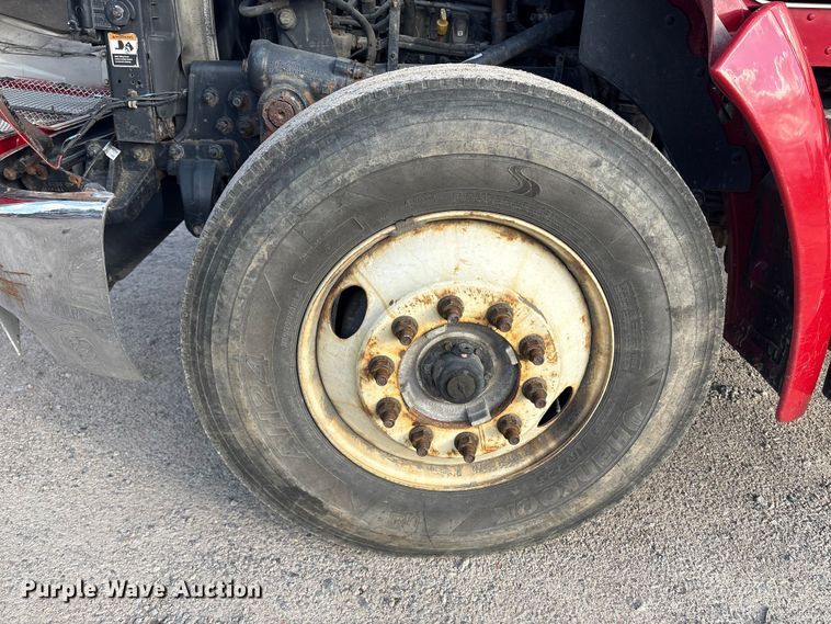 image for item ET8603 2018 Kenworth T370 truck cab and chassis