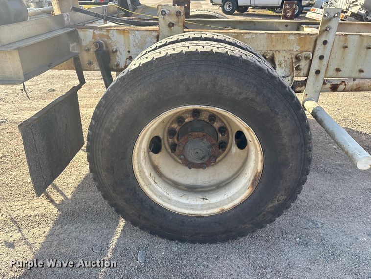 image for item ET8603 2018 Kenworth T370 truck cab and chassis