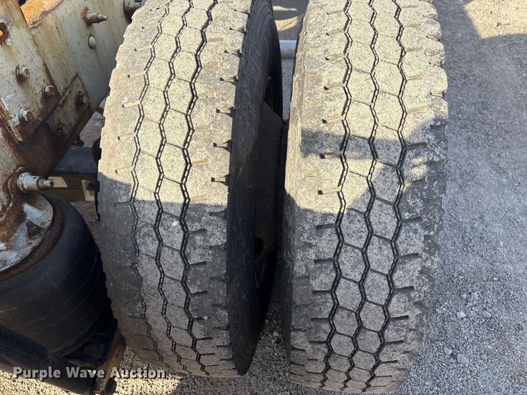 image for item ET8603 2018 Kenworth T370 truck cab and chassis