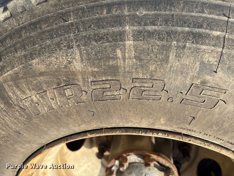 image for item ET8603 2018 Kenworth T370 truck cab and chassis