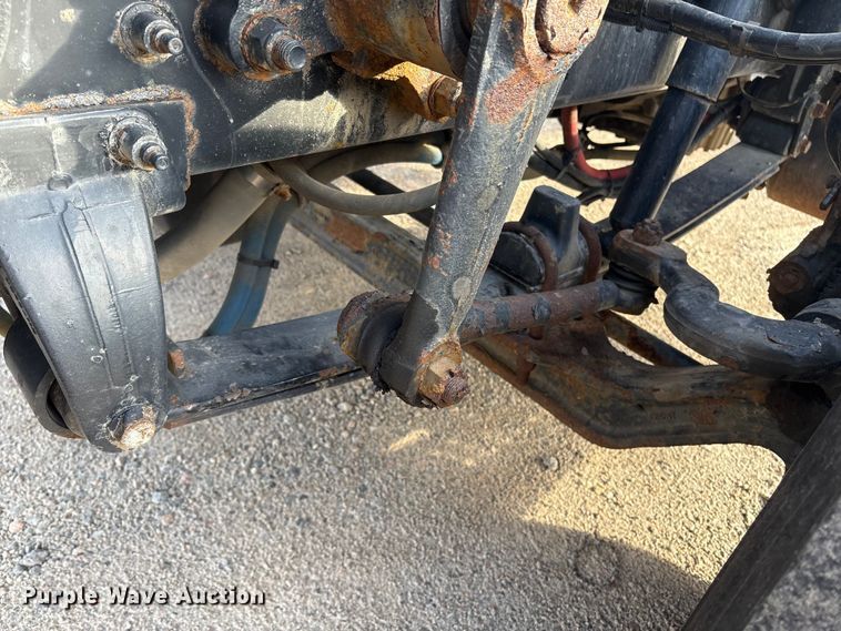 image for item ET8603 2018 Kenworth T370 truck cab and chassis