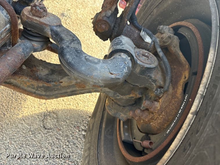 image for item ET8603 2018 Kenworth T370 truck cab and chassis