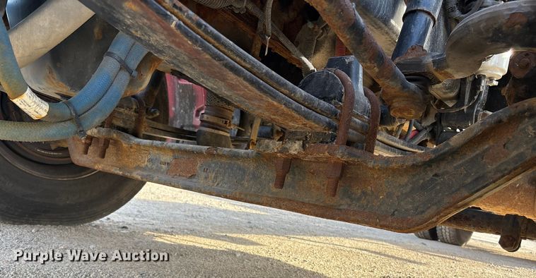 image for item ET8603 2018 Kenworth T370 truck cab and chassis