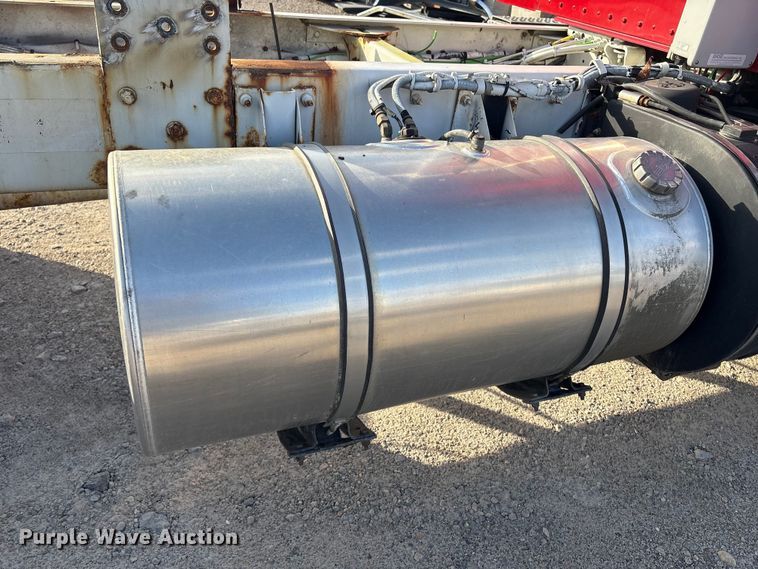 image for item ET8603 2018 Kenworth T370 truck cab and chassis