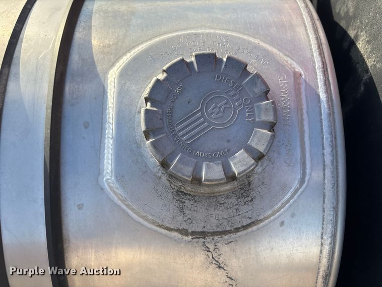 image for item ET8603 2018 Kenworth T370 truck cab and chassis