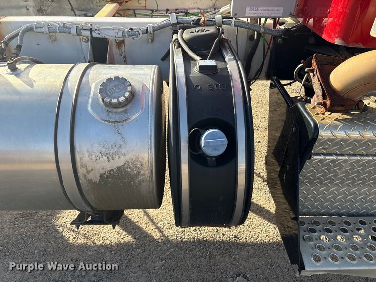 image for item ET8603 2018 Kenworth T370 truck cab and chassis