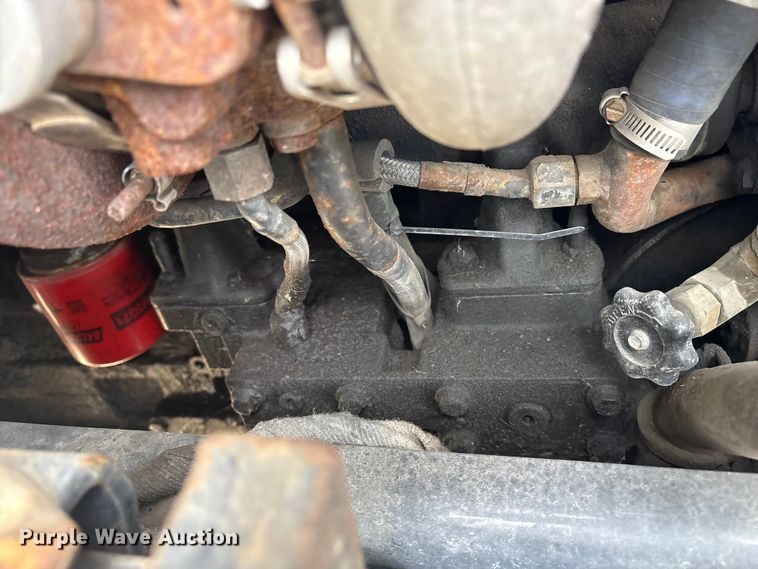 image for item ET8611 2004 International 8600 semi truck