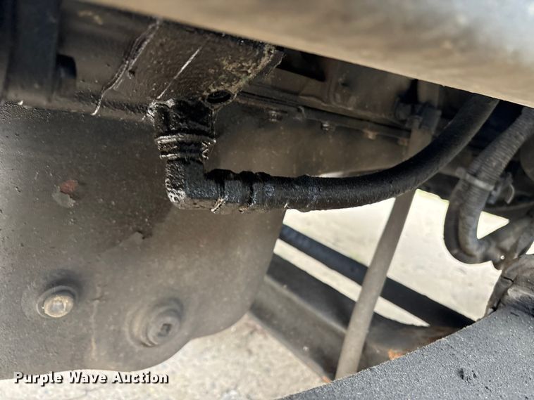 image for item ET8611 2004 International 8600 semi truck