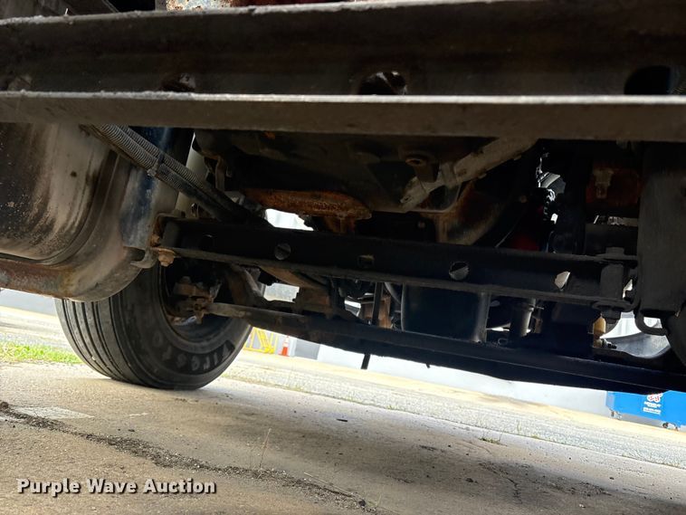 image for item ET8611 2004 International 8600 semi truck