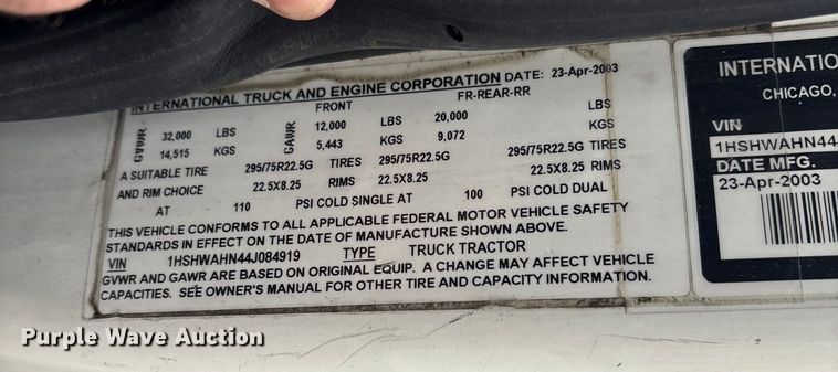 image for item ET8611 2004 International 8600 semi truck