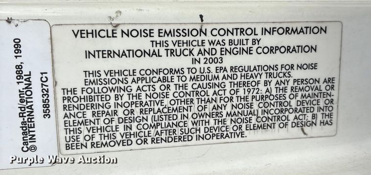 image for item ET8611 2004 International 8600 semi truck