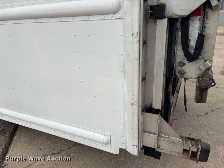 image for item ET8613 2013 Ford F59 delivery truck