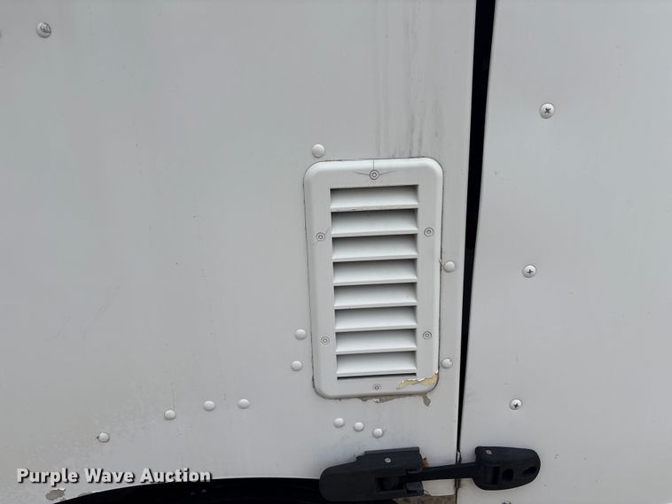 image for item ET8613 2013 Ford F59 delivery truck