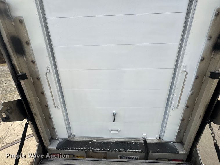 image for item ET8613 2013 Ford F59 delivery truck