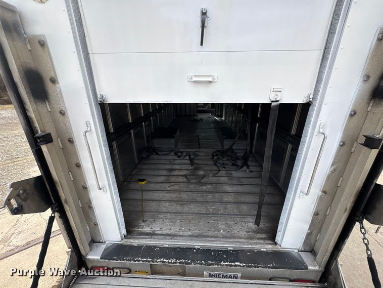 image for item ET8613 2013 Ford F59 delivery truck