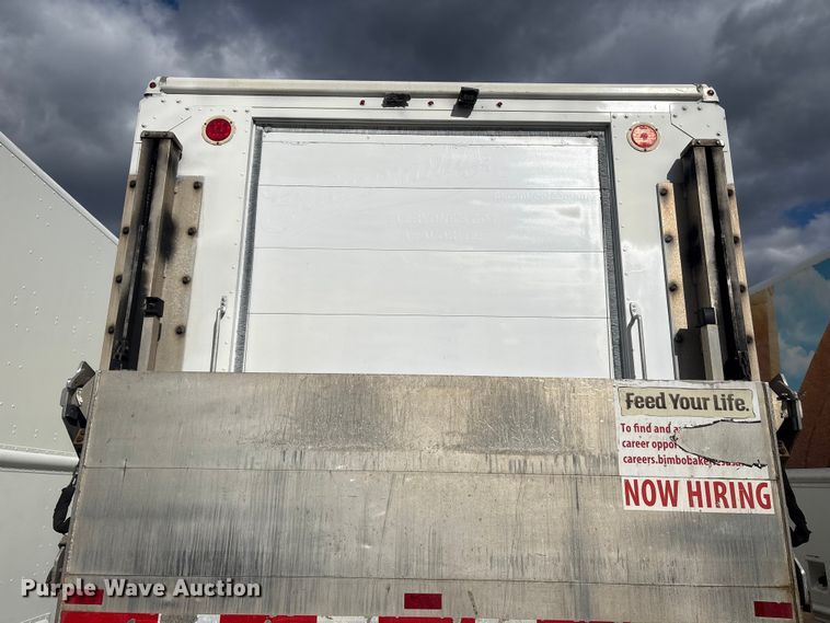 image for item ET8613 2013 Ford F59 delivery truck