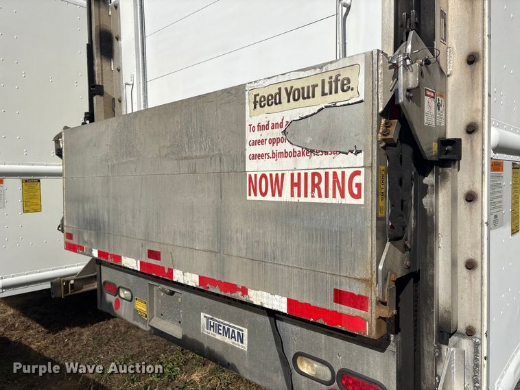 image for item ET8613 2013 Ford F59 delivery truck