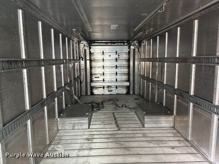 image for item ET8613 2013 Ford F59 delivery truck