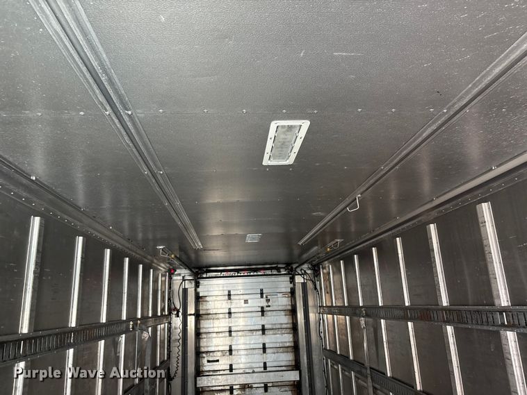 image for item ET8613 2013 Ford F59 delivery truck