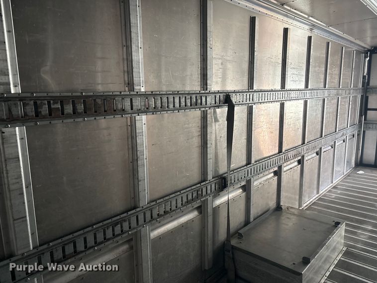 image for item ET8613 2013 Ford F59 delivery truck