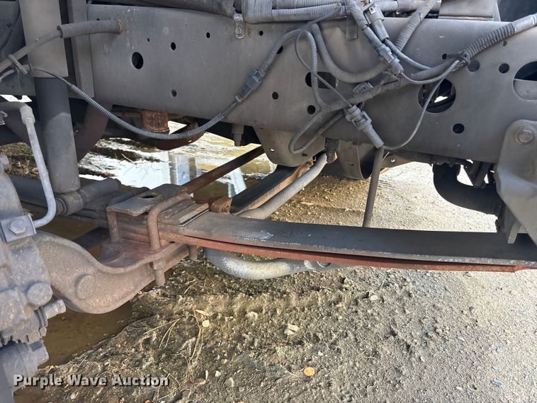 image for item ET8613 2013 Ford F59 delivery truck