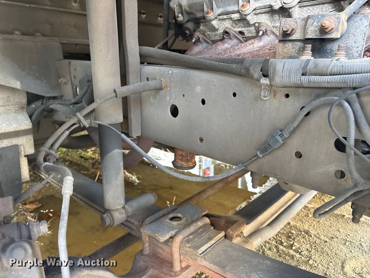 image for item ET8613 2013 Ford F59 delivery truck