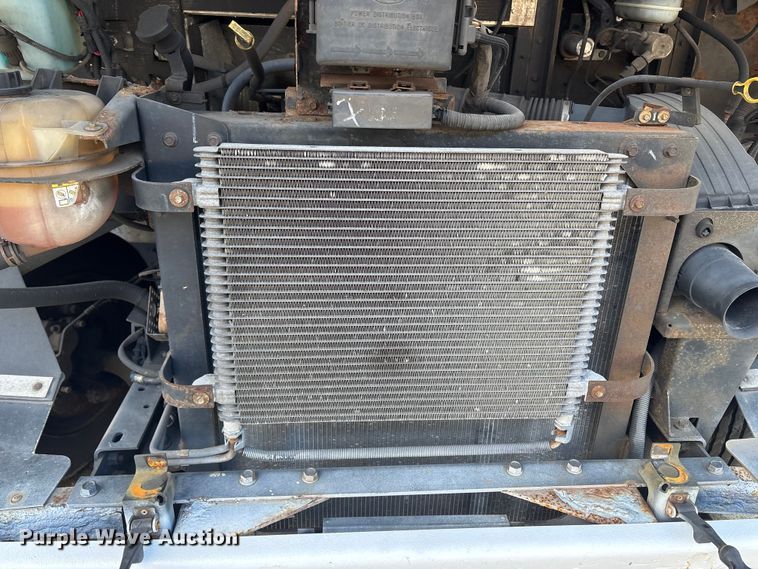 image for item ET8613 2013 Ford F59 delivery truck