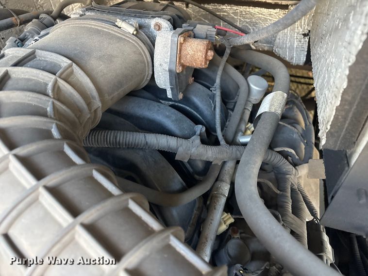 image for item ET8613 2013 Ford F59 delivery truck