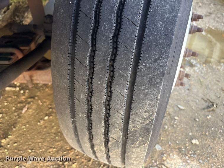 image for item ET8613 2013 Ford F59 delivery truck