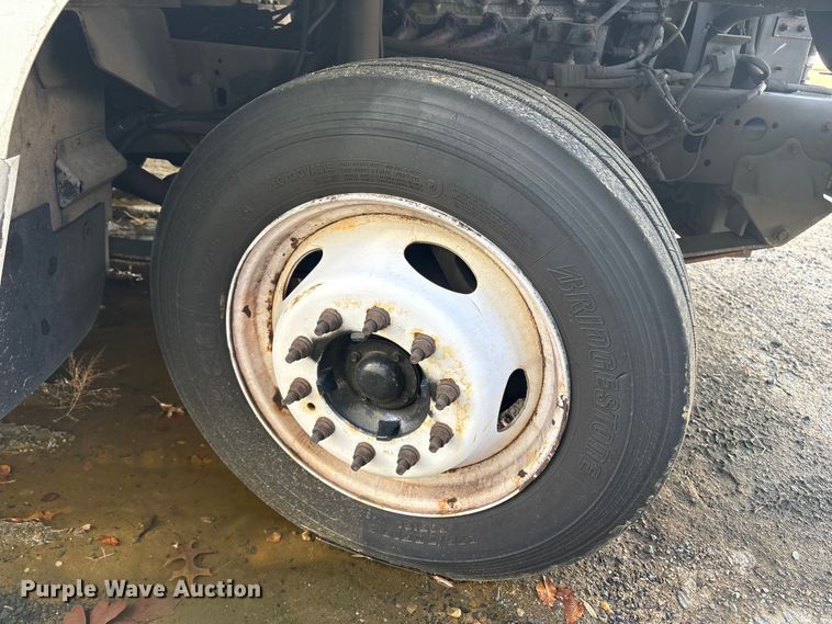 image for item ET8613 2013 Ford F59 delivery truck