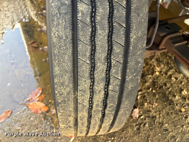 image for item ET8613 2013 Ford F59 delivery truck