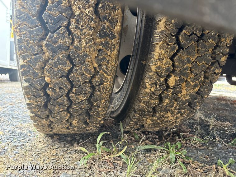 image for item ET8613 2013 Ford F59 delivery truck