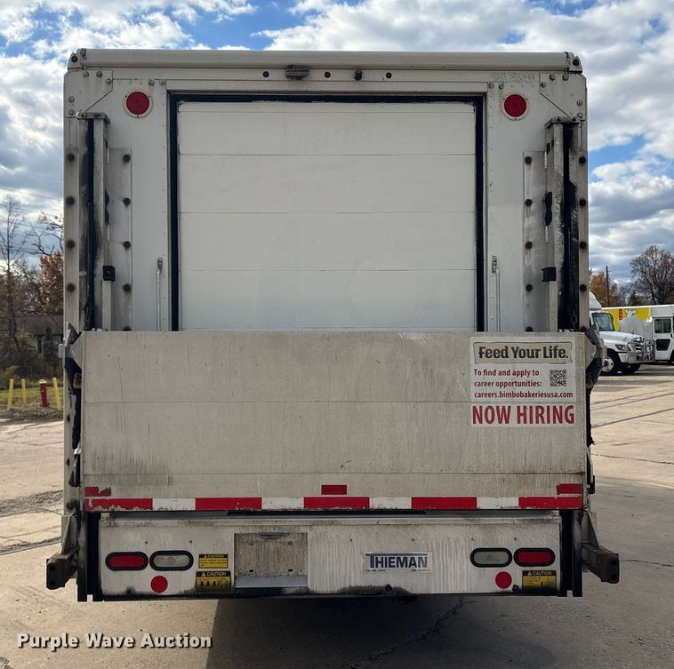 image for item ET8614 2013 Ford F59 delivery truck