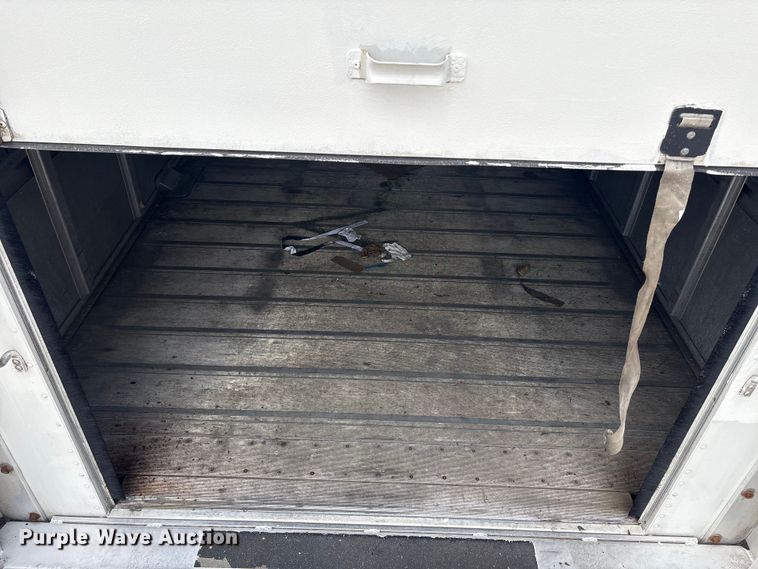 image for item ET8614 2013 Ford F59 delivery truck