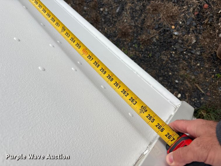 image for item ET8614 2013 Ford F59 delivery truck