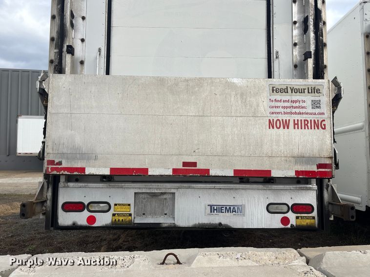 image for item ET8614 2013 Ford F59 delivery truck