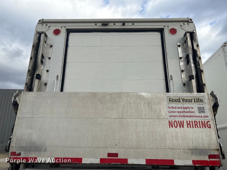 image for item ET8614 2013 Ford F59 delivery truck