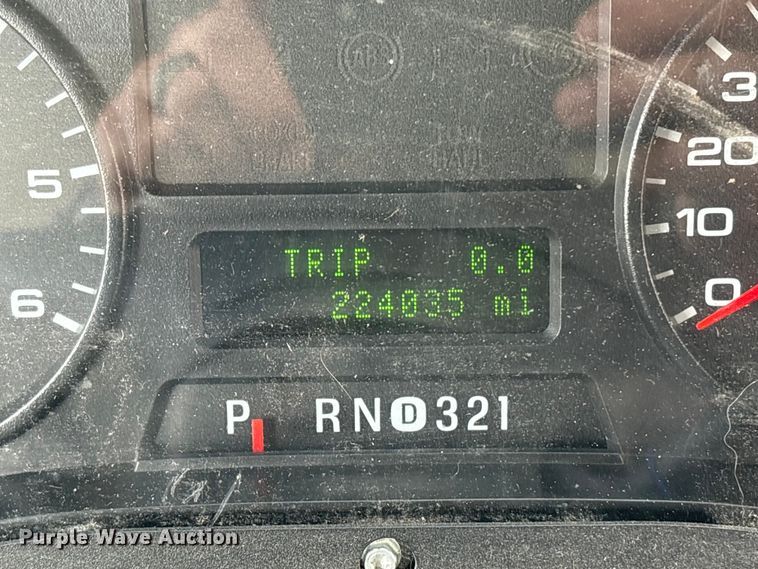 image for item ET8614 2013 Ford F59 delivery truck