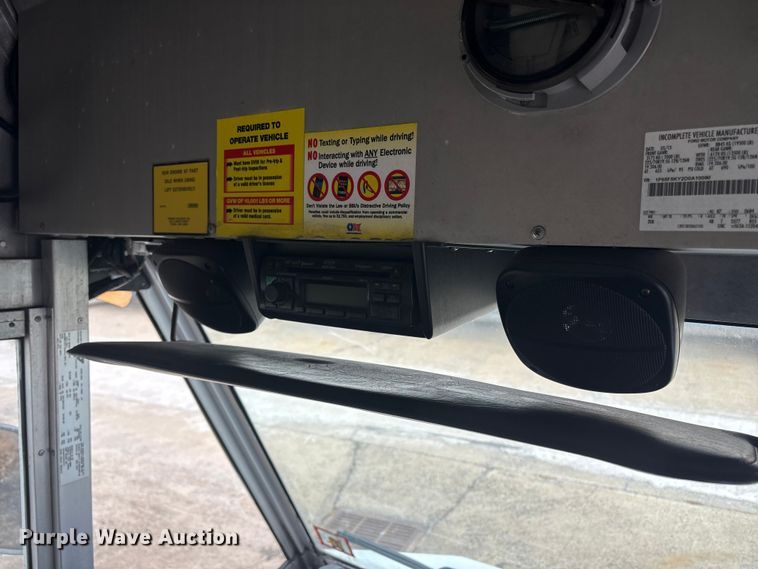 image for item ET8614 2013 Ford F59 delivery truck