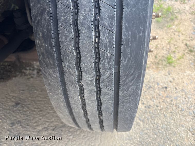 image for item ET8614 2013 Ford F59 delivery truck