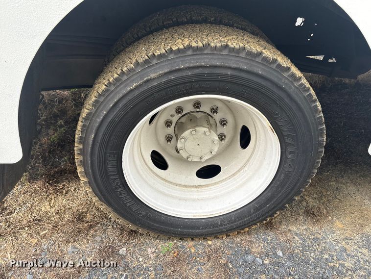 image for item ET8614 2013 Ford F59 delivery truck