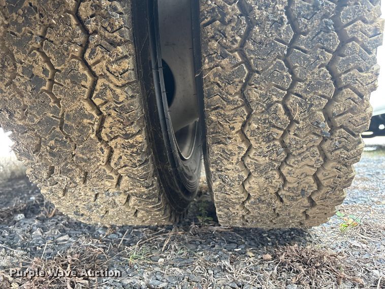 image for item ET8614 2013 Ford F59 delivery truck