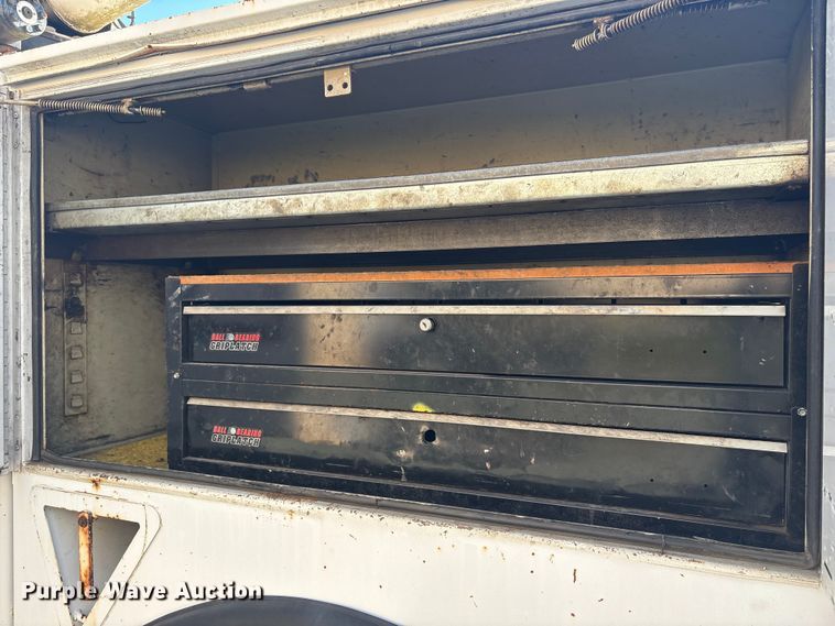 image for item ET8615 2011 Ford F750 Super Duty XL utility / service truck