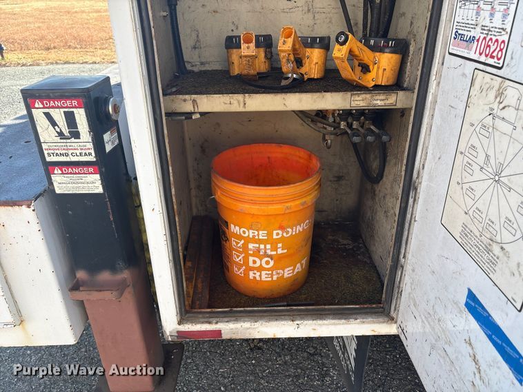 image for item ET8615 2011 Ford F750 Super Duty XL utility / service truck