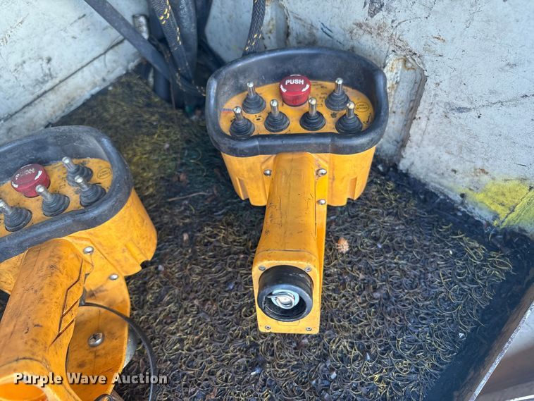 image for item ET8615 2011 Ford F750 Super Duty XL utility / service truck