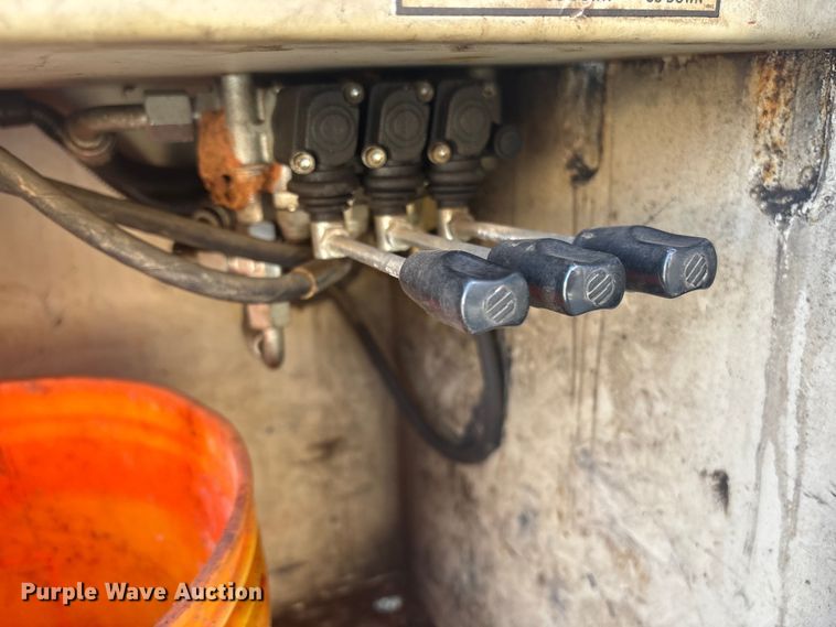 image for item ET8615 2011 Ford F750 Super Duty XL utility / service truck