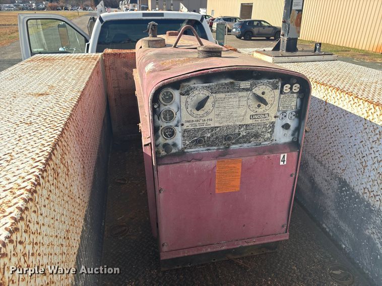 image for item ET8615 2011 Ford F750 Super Duty XL utility / service truck