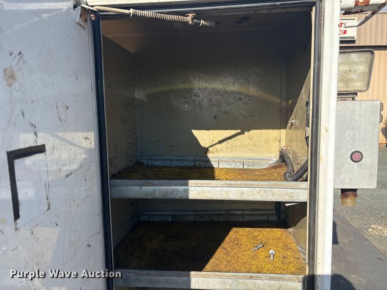 image for item ET8615 2011 Ford F750 Super Duty XL utility / service truck