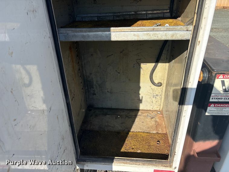 image for item ET8615 2011 Ford F750 Super Duty XL utility / service truck